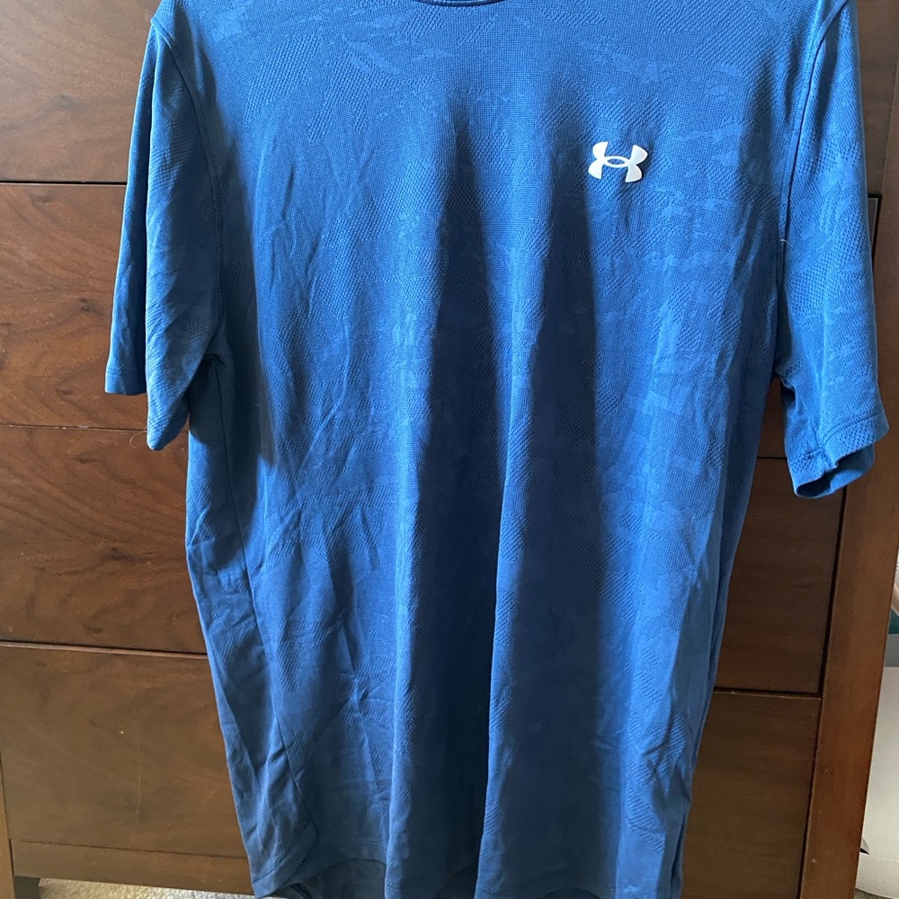 Under Armour Men's Short Sleeve Tee in Blue